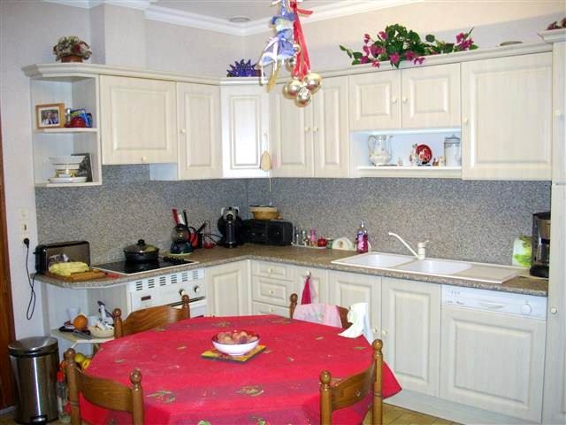 Maison plain pied, 3 chambres+ espace bureau,  garage,  sur 1702m²,CESTAS BOURG